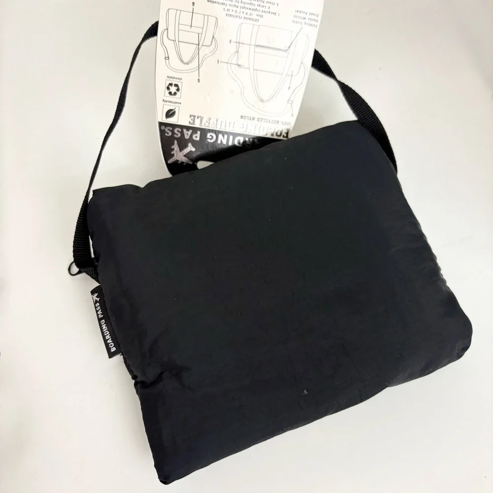 NWT Boarding Pass Black Packable Travel Lightweight Duffel Bag New With Tags